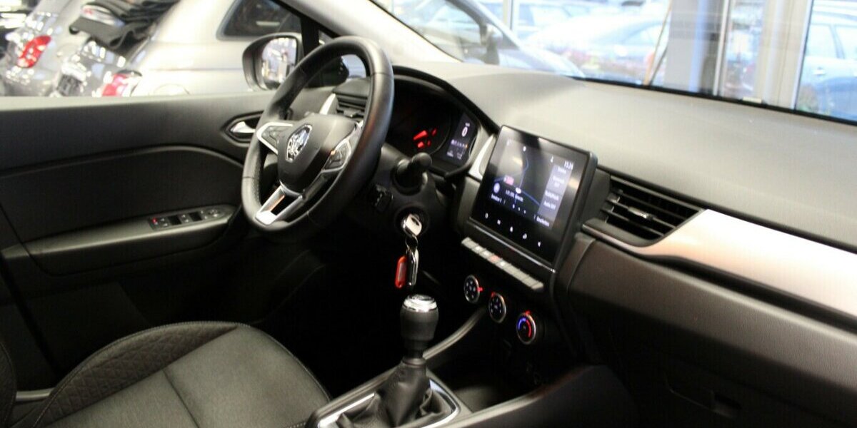 Renault Captur TCeMild Hybrid 140 GPF EQUILIBRE 11.336 km 16.980 &euro; Euskirchen 53881