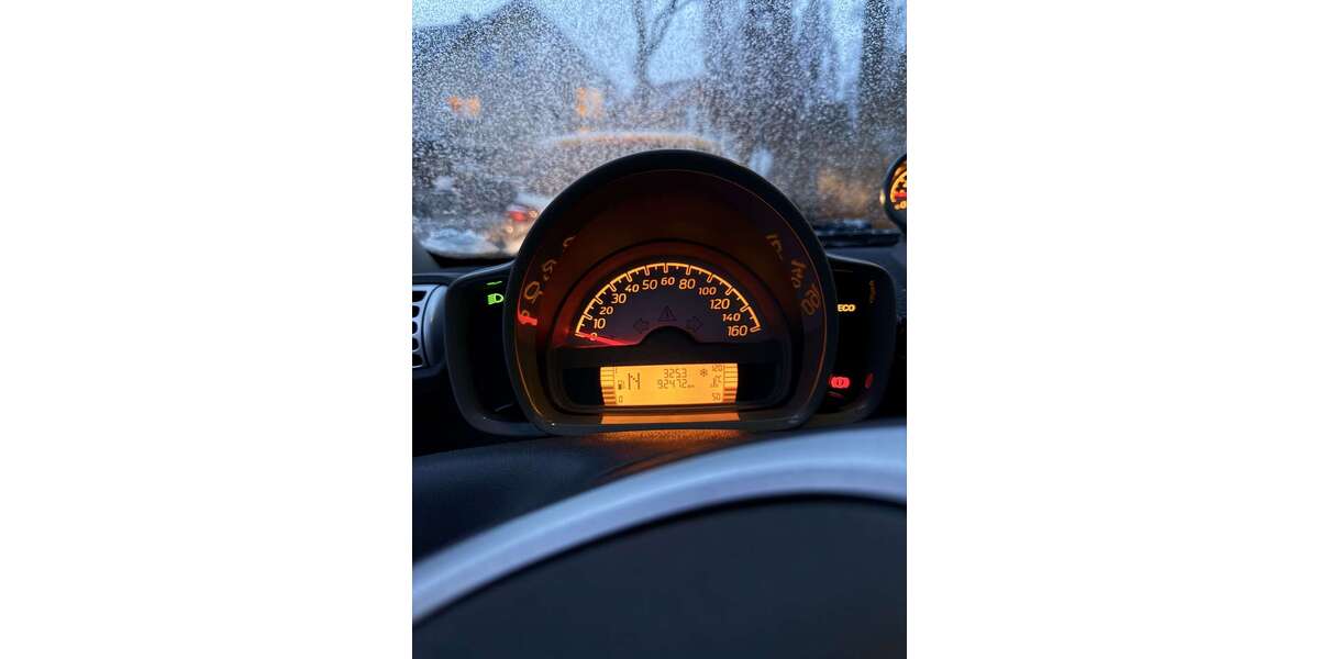 Smart forTwo 93.000 km 4.900 &euro; Köln 50739