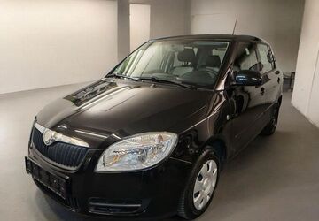 Skoda Fabia 162.441 km 2.490 &euro; Troisdorf 53842