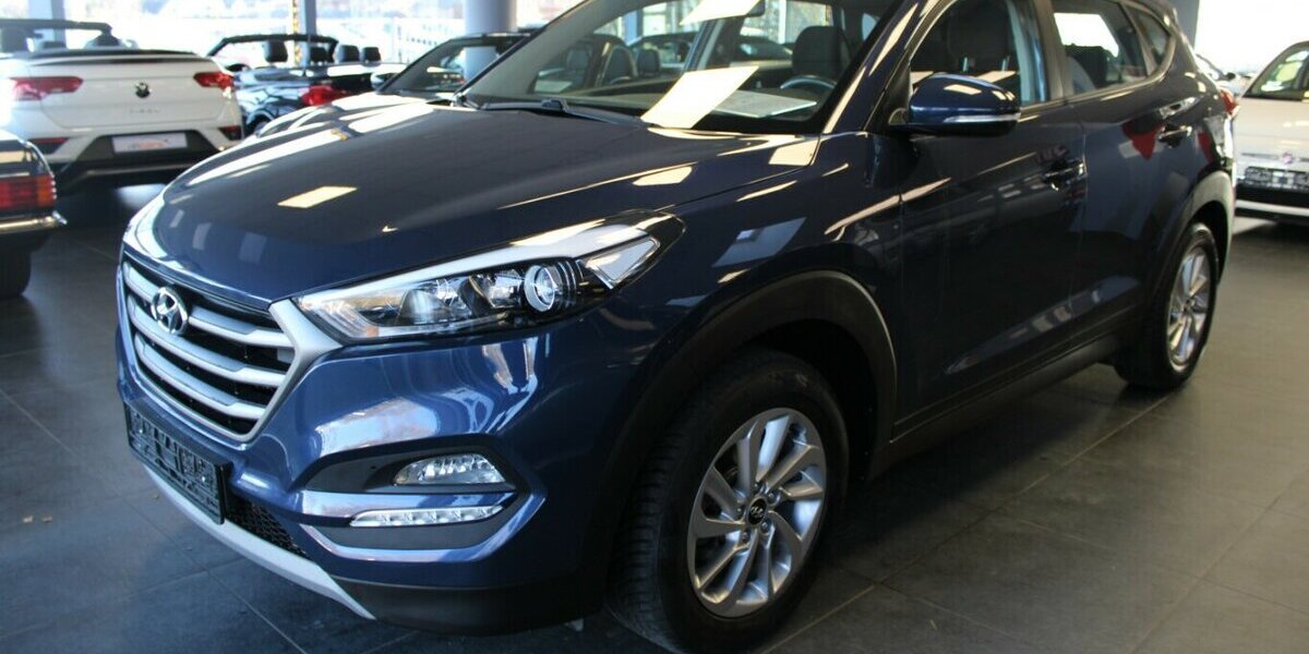 Hyundai Tucson blue 1.7 CRDI 2WD DCT Panorama - Ahk. 104.421 km 15.980 &euro; Euskirchen 53881