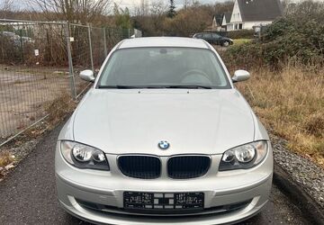 BMW 118 84.000 km 7.700 &euro; Köln/Poll 51105