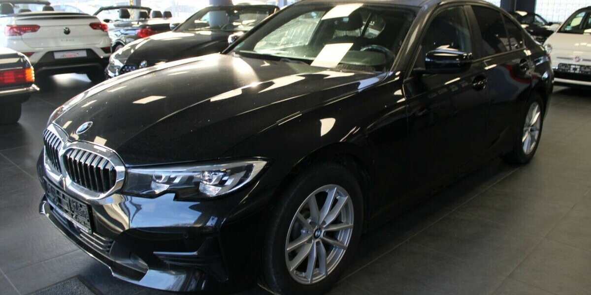 BMW 318 318i Aut. Advantage 47.175 km 24.980 &euro; Euskirchen 53881