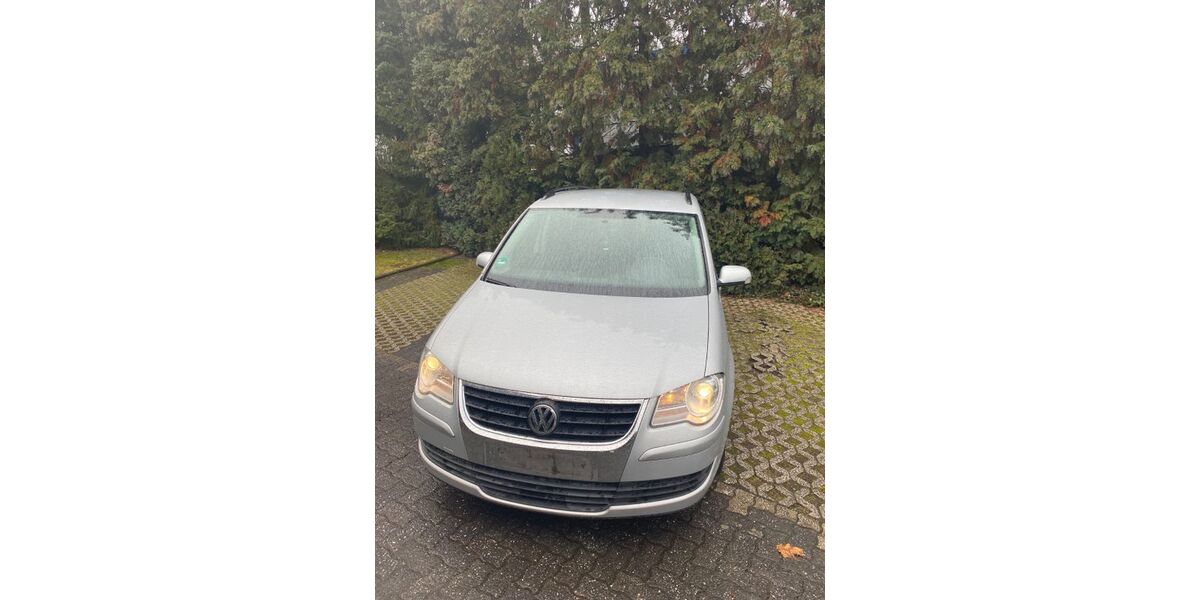 VW Touran 236.000 km 2.998 &euro; Bonn 53227