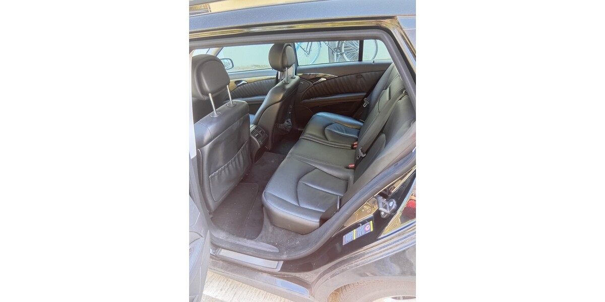 Mercedes-Benz E 280 Combi 4 Matic 271.788 km 3.400 &euro; Köln 50667