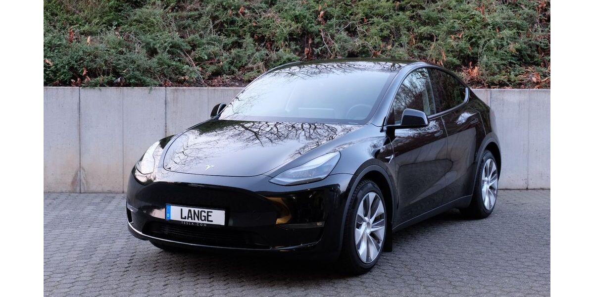 Tesla Model Y 29.493 km 41.480 &euro; Köln 50996