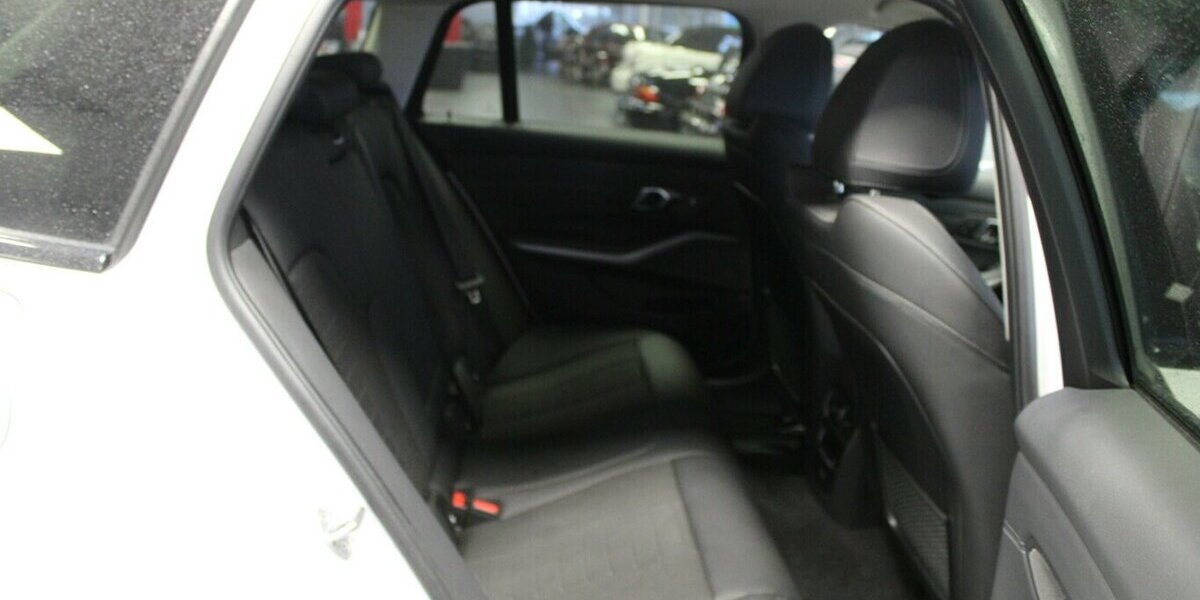 BMW 320 320i Touring Aut. 38.080 km 31.480 &euro; Euskirchen 53881