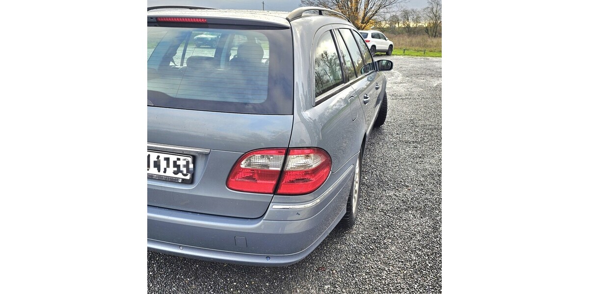 Mercedes-Benz E 220 570.072 km 2.990 &euro; Hürth 50354