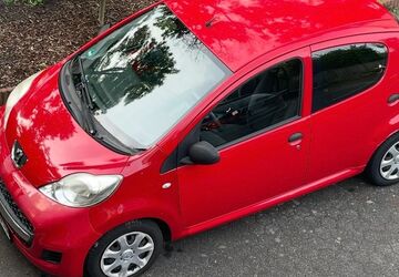 Peugeot 107 134.800 km 1.699 &euro; Bonn 53173