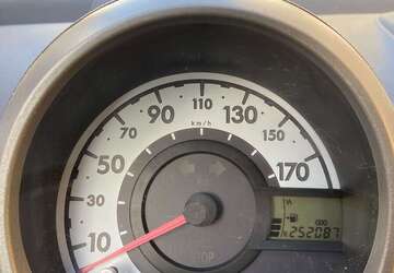 Toyota Aygo 252.000 km 1.200 &euro; Köln 50676