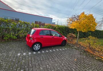 Toyota Yaris 136.000 km 2.900 &euro; Hürth 50354