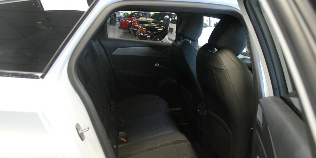 Peugeot 308 SW BlueHDi 130 EAT8 GT 25.665 km 23.980 &euro; Euskirchen 53881