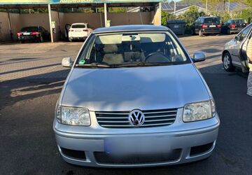 VW Polo 141.000 km 2.099 &euro; Bonn 53179