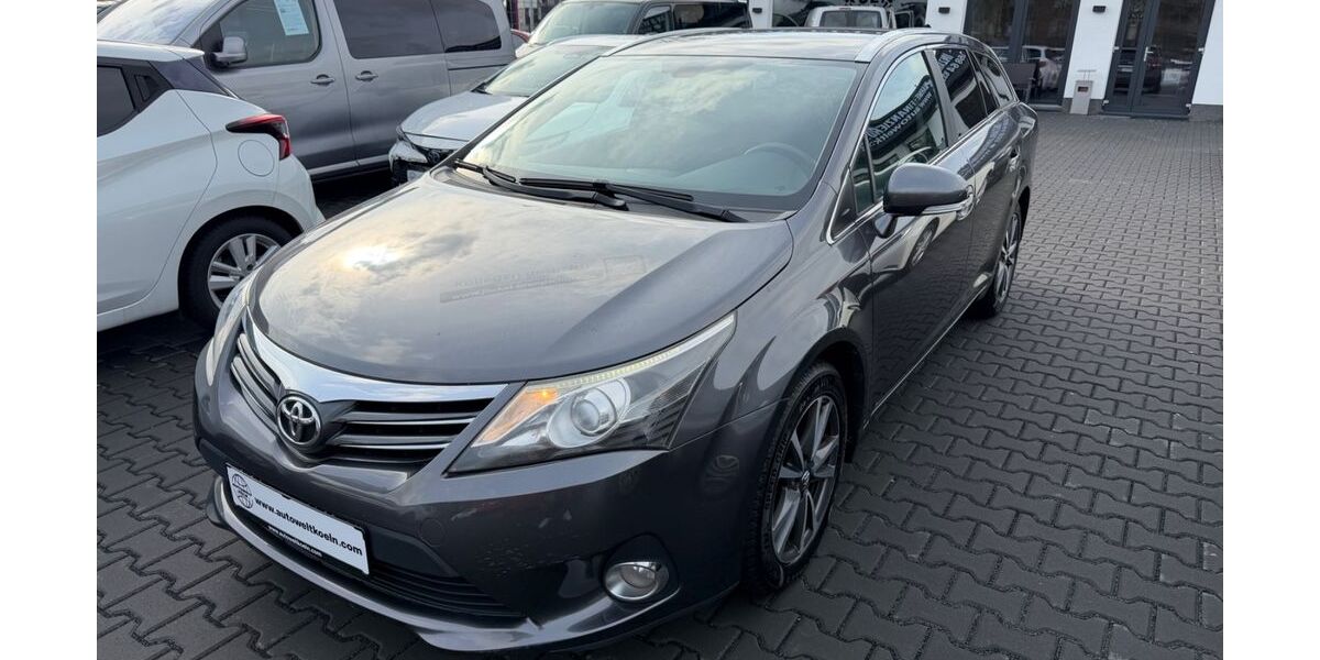 Toyota Avensis 284.200 km 5.590 &euro; Köln 51065