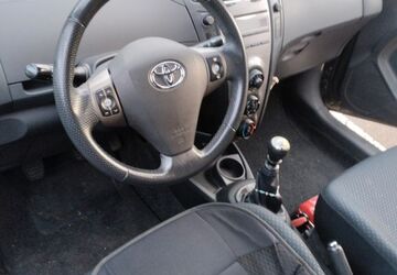 Toyota Yaris 143.000 km 3.300 &euro; Euskirchen 53879