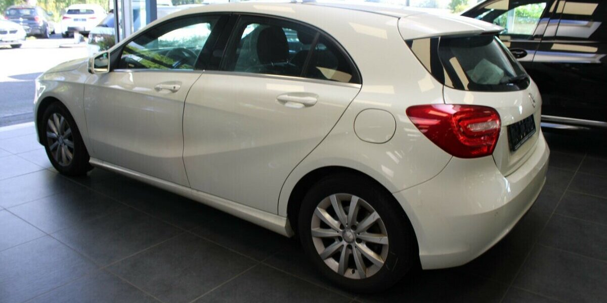Mercedes-Benz A 180 Style - Panorama - Navi - Xenon - 105.500 km 11.980 &euro; Euskirchen 53881