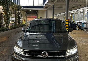 VW Tiguan 106.000 km 24.200 &euro; Köln 50670