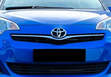 Toyota Verso-S 24.782 km 8.100 &euro; Köln 50969