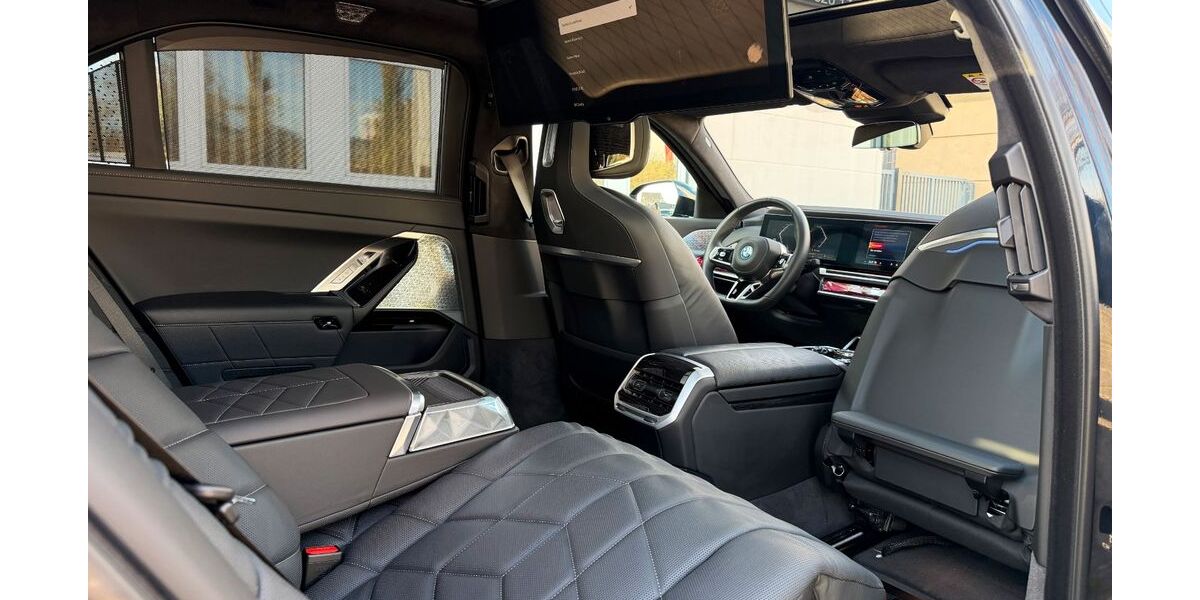 BMW 750 17.188 km 107.950 &euro; Köln 50739