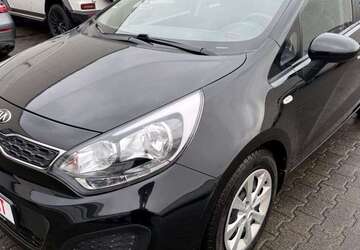 Kia Rio 113.000 km 5.950 &euro; Brühl - Vochem/Industriegebiet 50321