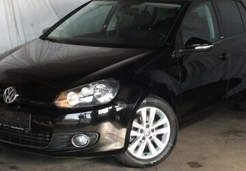 VW Golf STYLE TIPTRONIC KLIMAAUT 5-TÜRIG PARKPILOT 146.255 km 8.408 &euro; Köln 50858