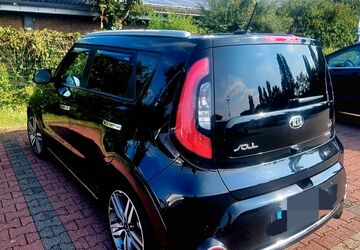 Kia Soul 103.500 km 11.800 &euro; Köln 51145