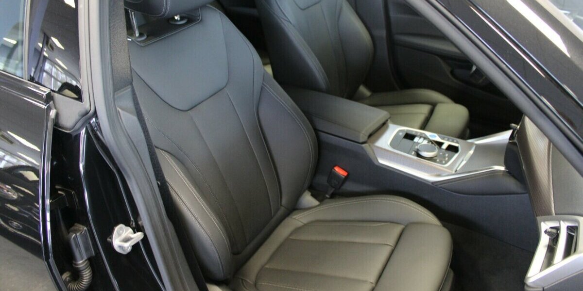 BMW i4 eDrive 40 Gran Coupe M Sport - Head-Up - 22.177 km 45.480 &euro; Euskirchen 53881