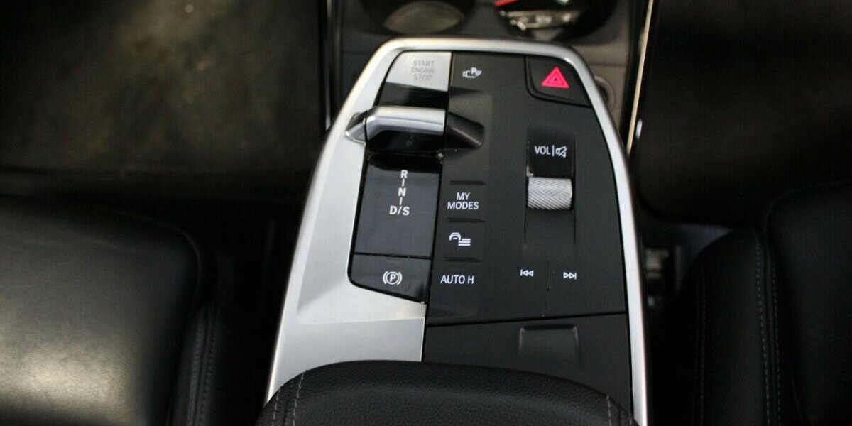 BMW 218d Active Tourer Aut. - M SPORT - Leder - Panora 53.725 km 28.980 &euro; Euskirchen 53881