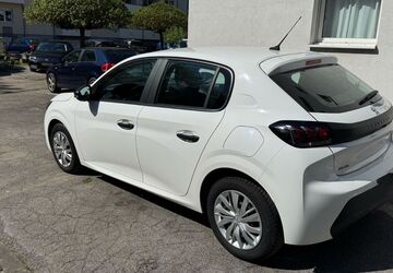 Peugeot 208 32.000 km 10.980 &euro; Köln 50668