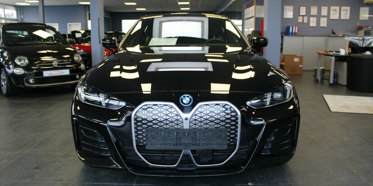 BMW i4 eDrive 40 Gran Coupe M Sport - Head-Up - 22.177 km 45.480 &euro; Euskirchen 53881