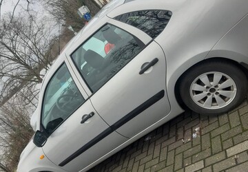 Lada Granta 140.335 km 2.200 &euro; Köln 50667