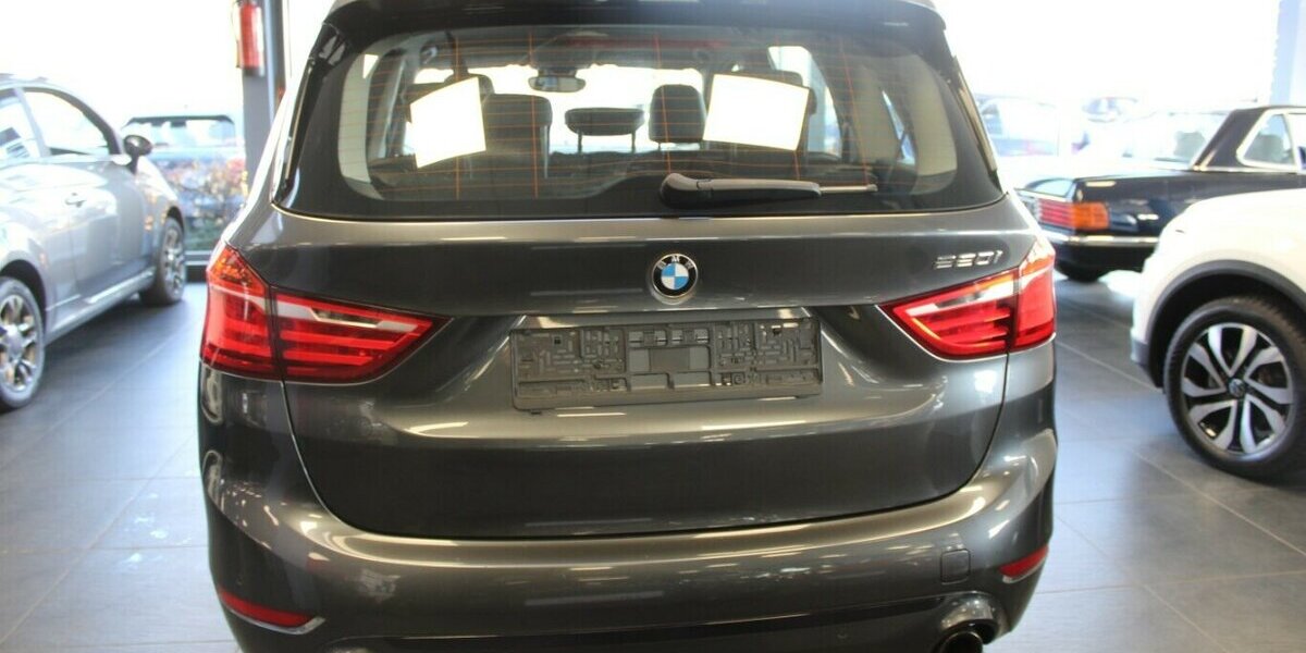 BMW 220 Gran Tourer Aut. Sport Line - 7-Sitzer - 106.315 km 18.480 &euro; Euskirchen 53881