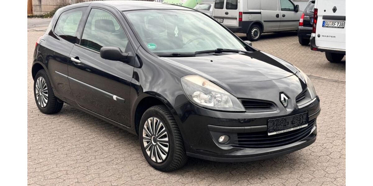 Renault Clio 215.000 km 1.950 &euro; Bornheim 53332