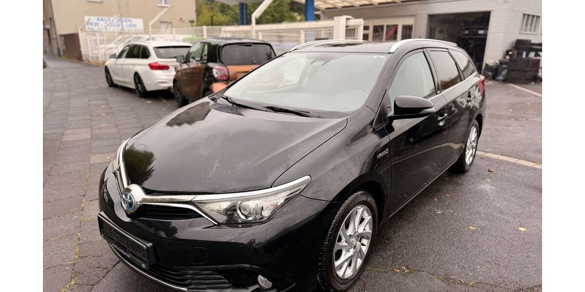 Toyota Auris Touring Sports 150.000 km 10.900 &euro; Köln 51065