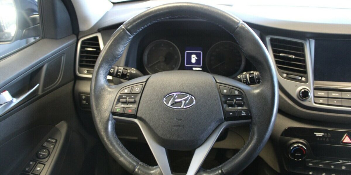 Hyundai Tucson blue 1.7 CRDI 2WD DCT Panorama - Ahk. 104.421 km 15.980 &euro; Euskirchen 53881