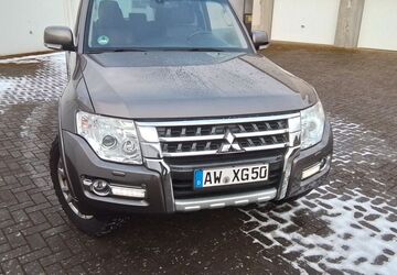 Mitsubishi Pajero 129.000 km 24.900 &euro; Rech 53506