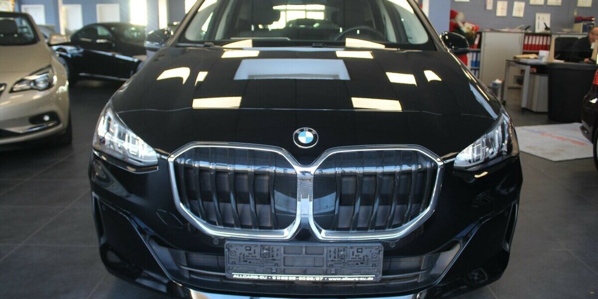 BMW 220 Active Tourer NEW MODELL - LED - Navi - Kamera 51.240 km 23.980 &euro; Euskirchen 53881