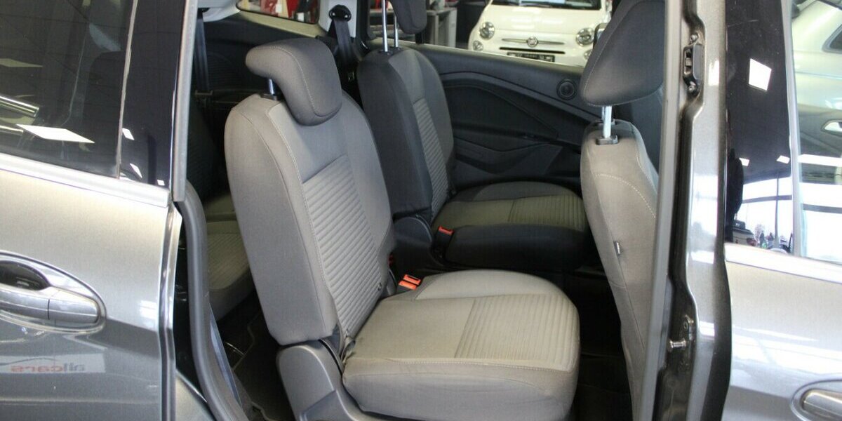 Ford Grand C-Max 1.0 EcoBoost Titanium - 7-Sitzer - 91.290 km 12.480 &euro; Euskirchen 53881