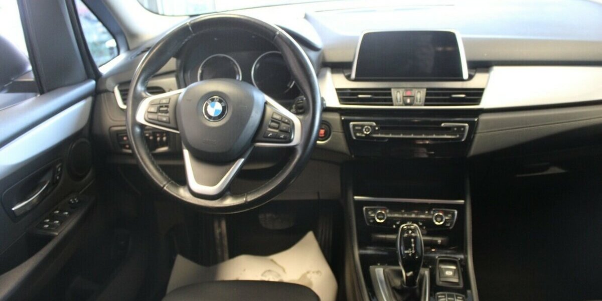 BMW 220 Gran Tourer Aut. Sport Line - 7-Sitzer - 106.315 km 18.480 &euro; Euskirchen 53881