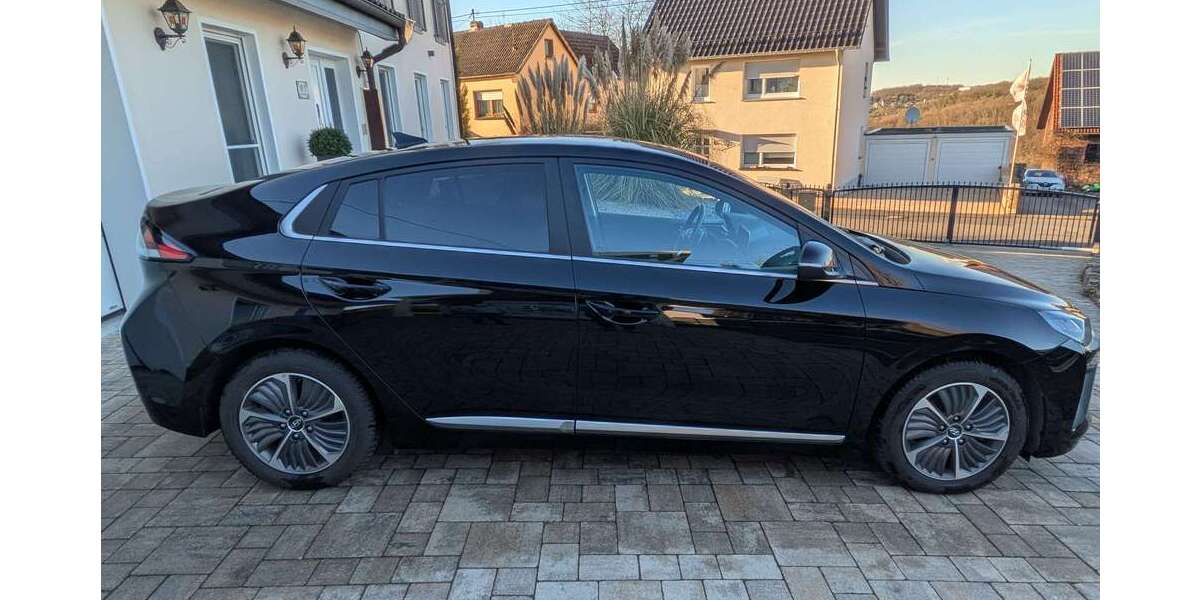 Hyundai IONIQ 56.500 km 17.499 &euro; Breitscheid 53547