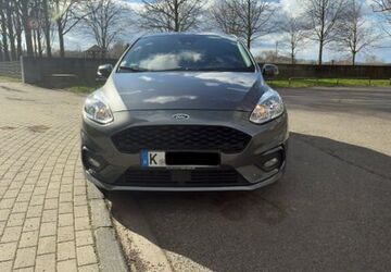 Ford Fiesta 121.000 km 8.290 &euro; Köln 51063