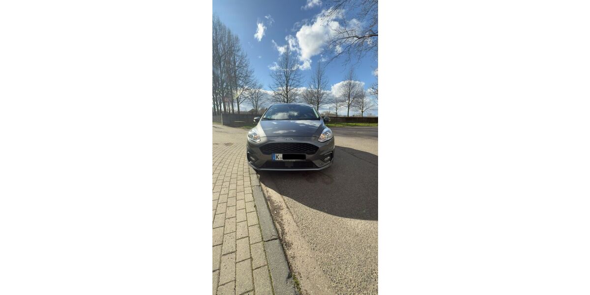 Ford Fiesta 121.000 km 8.290 &euro; Köln 51063
