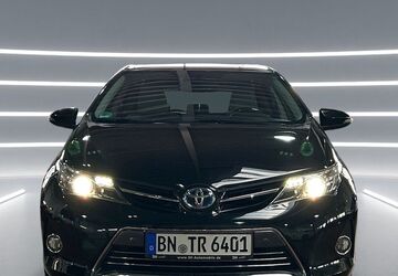 Toyota Auris 165.000 km 12.390 &euro; Troisdorf 53842