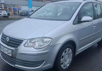 VW Touran 162.600 km 5.699 &euro; Köln 51145