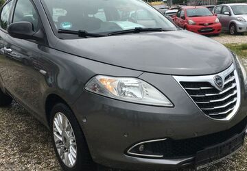 Lancia Ypsilon 59.000 km 4.999 &euro; Bonn 53227