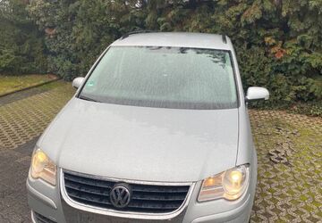 VW Touran 236.000 km 3.990 &euro; Bonn 53227