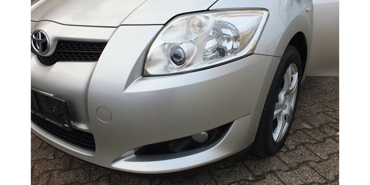 Toyota Auris 1.6i SOL ALLE INSPEKTIONEN GARAGENWAGEN 174.885 km 4.998 &euro; Köln 50858