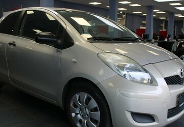 Toyota Yaris 1.3 VVT-i Cool+ 109.320 km 5.780 &euro; Euskirchen 53881