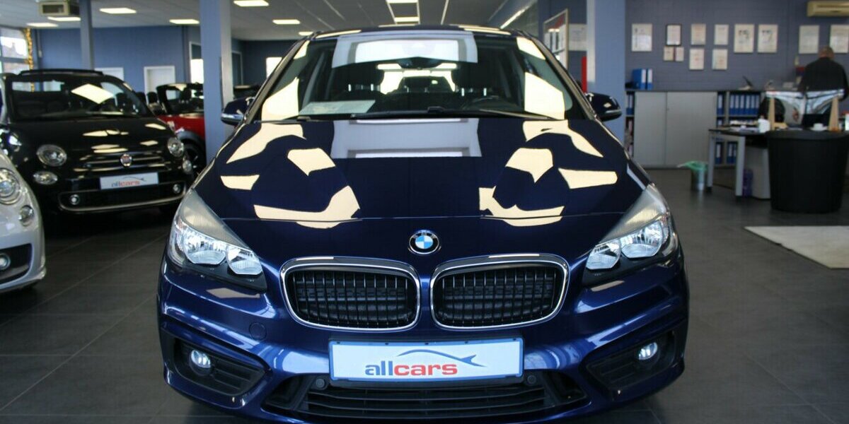 BMW 220 Active Tourer Aut. Advantage - Navi - PDC - AH 49.770 km 17.980 &euro; Euskirchen 53881