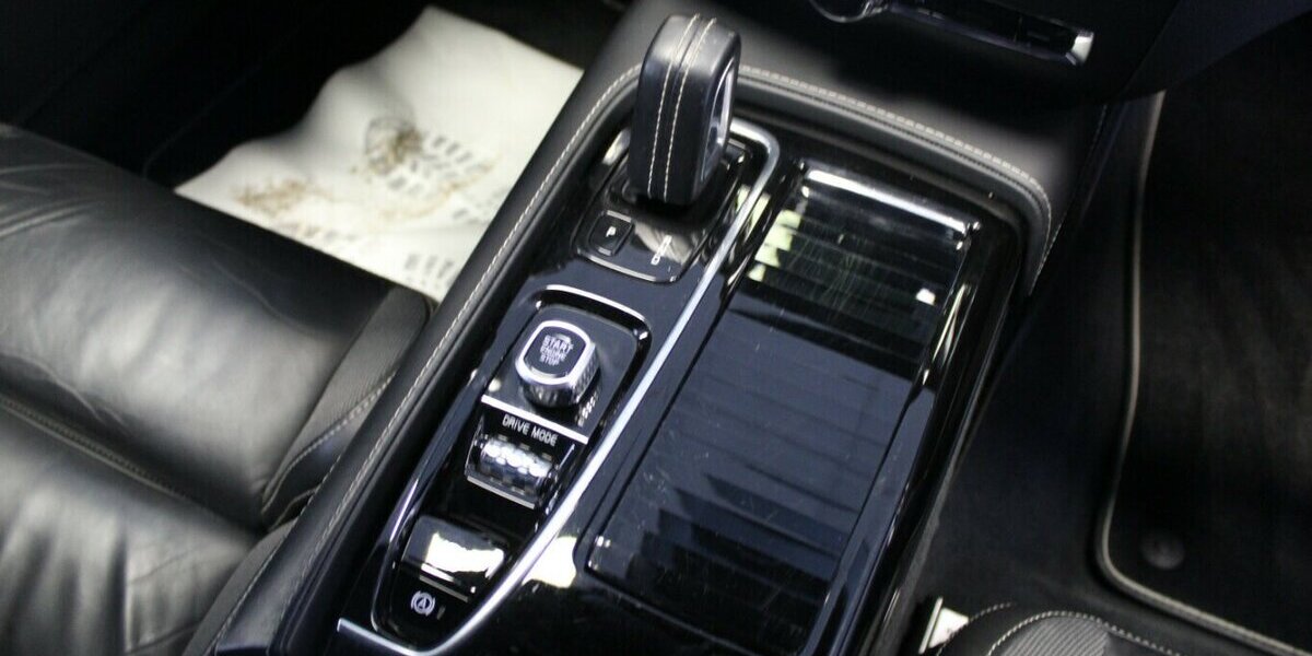 Volvo V60 T6 AWD Recharge Geartronic RDesign 97.900 km 25.980 &euro; Euskirchen 53881