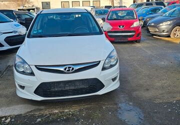 Hyundai i30 152.000 km 2.999 &euro; Bonn 53227